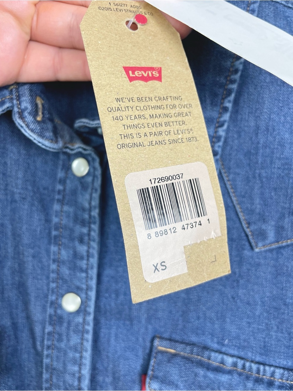 Levi's Women's XS Tailored Fit Classic Denim Western Shirt Blue Pearl Snaps Blue - Picture 3 of 16